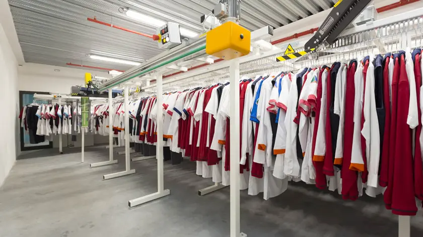 Dispensador ropa laboral