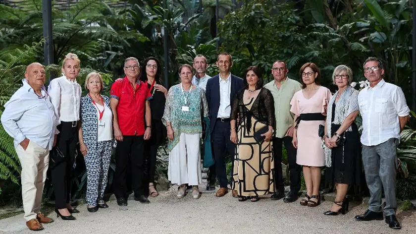 Colaboradores de Elis España en el club de los chevrons