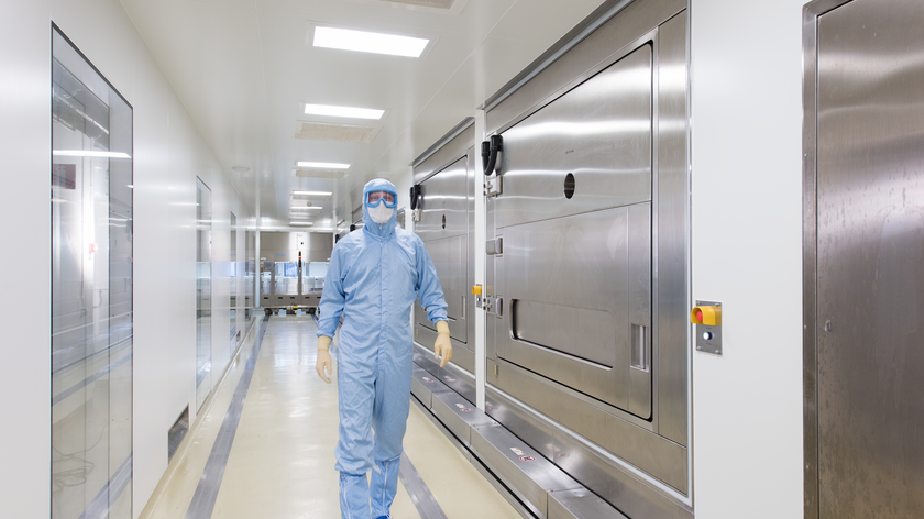 Vestuario laboral adecuado para sala blanca