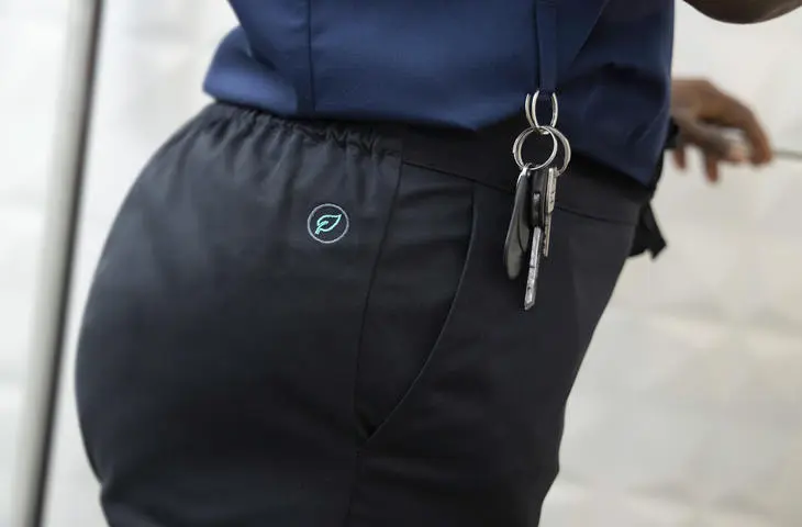 Pantalón camareros de pisos