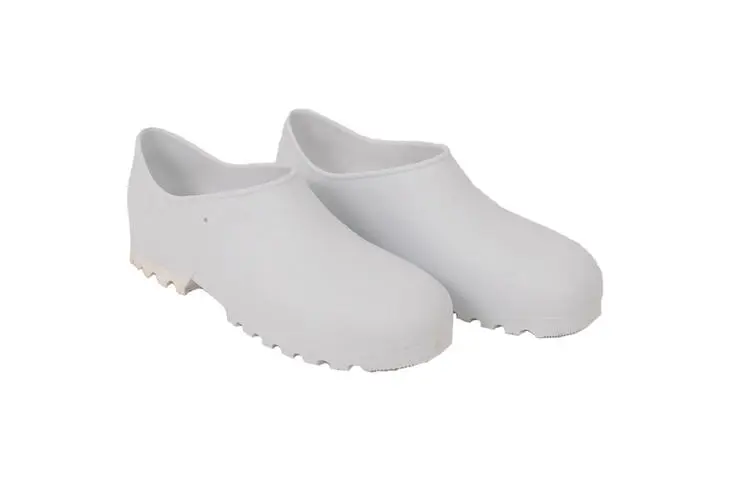 Zuecos para sala blanca