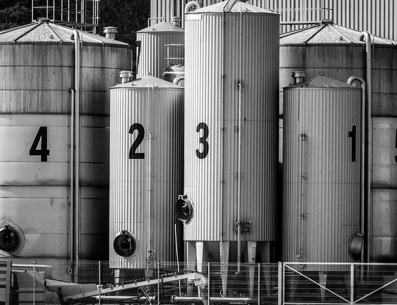 Depósitos agroalimentarios de materias primas, líquidos y productos grasos