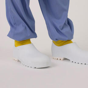 Zuecos para sala blanca